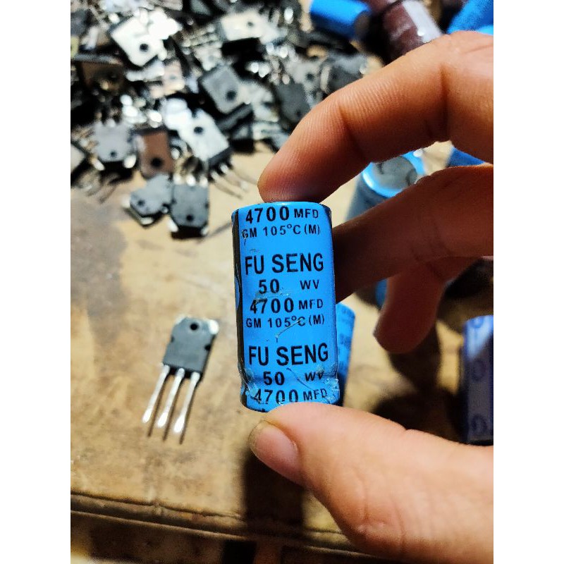 tụ 50V 4700uf tháo máy