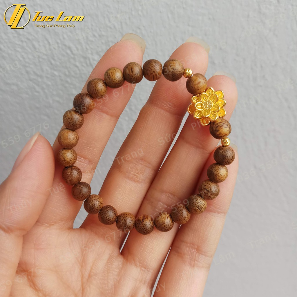 Vòng tay hạt gỗ trầm hương tốc 6 Li thơm dịu nhẹ charm hoa sen bình an - Tuệ Lâm