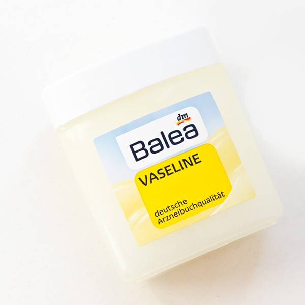 Káº¿t quáº£ hÃ¬nh áº£nh cho SÃ¡p dÆ°á»¡ng Balea Vaseline Moisturiser Petroleum Jelly 125ml