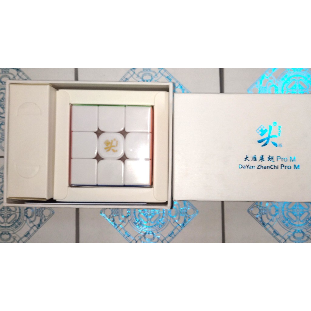 Rubik 3x3x3. Dayan Zhanchi Pro M Stickerless