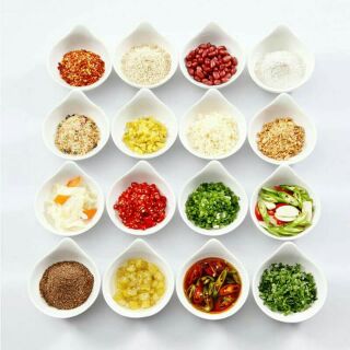 Máy xay gia vị kéo tay
