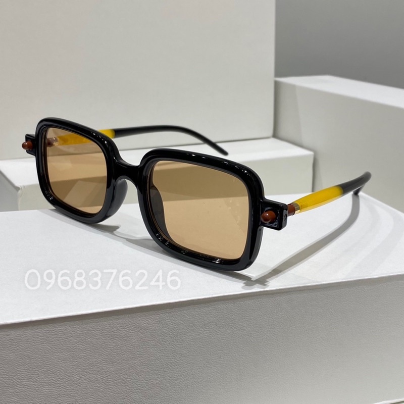 Kính thời trang KUBORAUM P2 chống UV400,Thiết kế gọng vuông thời trang cá tính,dành cho cả nam và nữ.