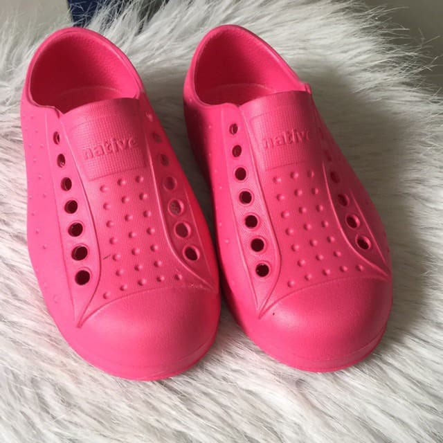 Thanh lý giày Native