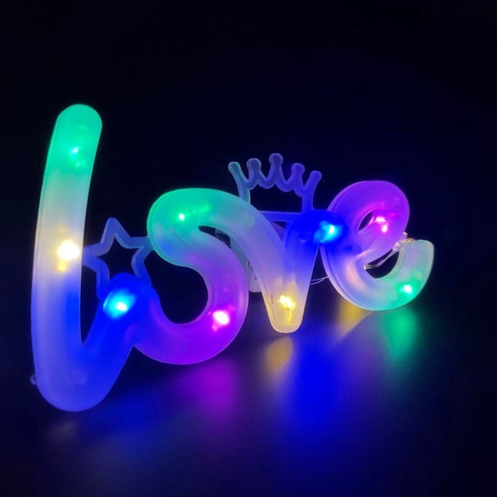 Phụ kiện trang trí bánh kem hình chữ love có đèn led lãng mạn tinh tế