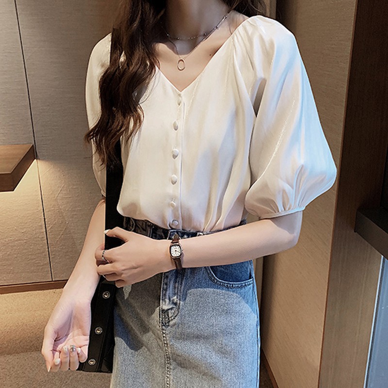 Áo kiểu nữ cổ V ngắn tay đính nút màu trơn