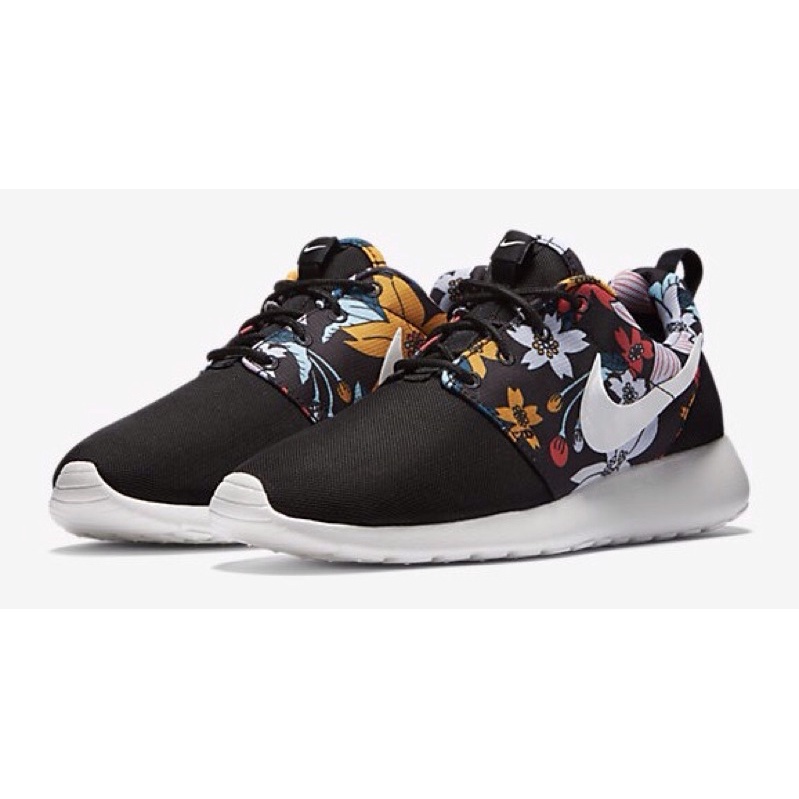 Giày Nike Roshe Run Aloha pack size 36 nữ màu đen/hoa