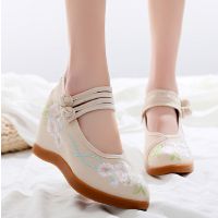 Giày cổ trang đế cao