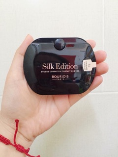 PHẤN PHỦ BOURJOIS SILK EDITION COMPACT POWDER