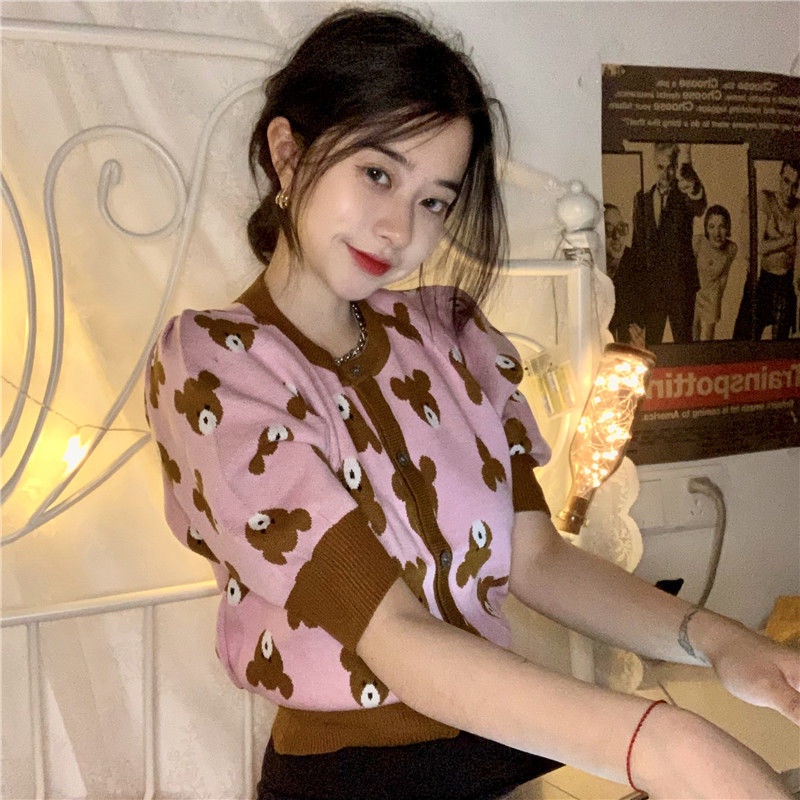 Áo sweater tay phồng ngắn họa tiết gấu cổ điển dễ thương thời trang mùa hè hàng mới 2021 cho bạn nữ