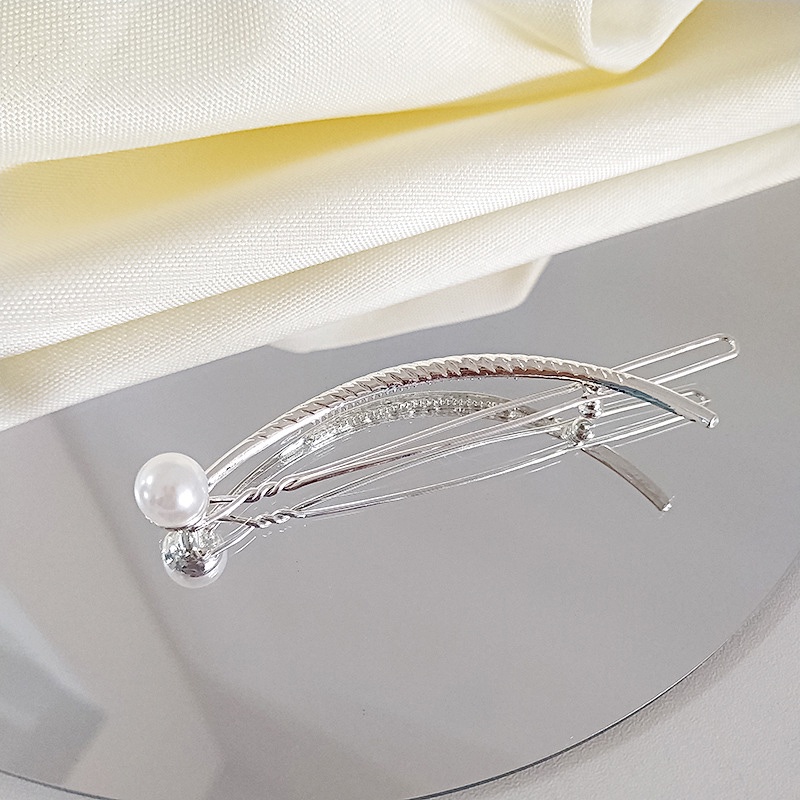 Kẹp Tóc Vàng Hình Trăng Khuyết Đính Ngọc Trai Giả Đơn Giản