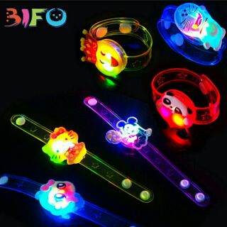 Vòng tay phát sáng hình các con vật cho bé