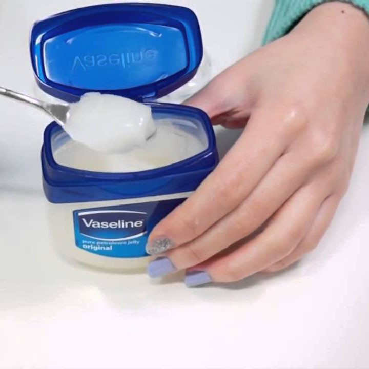 Sáp Dưỡng Ẩm Vaseline 50ml của Anh