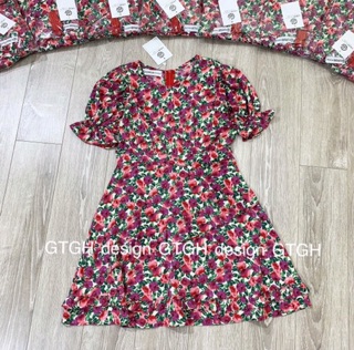 Váy hoa viền bèo