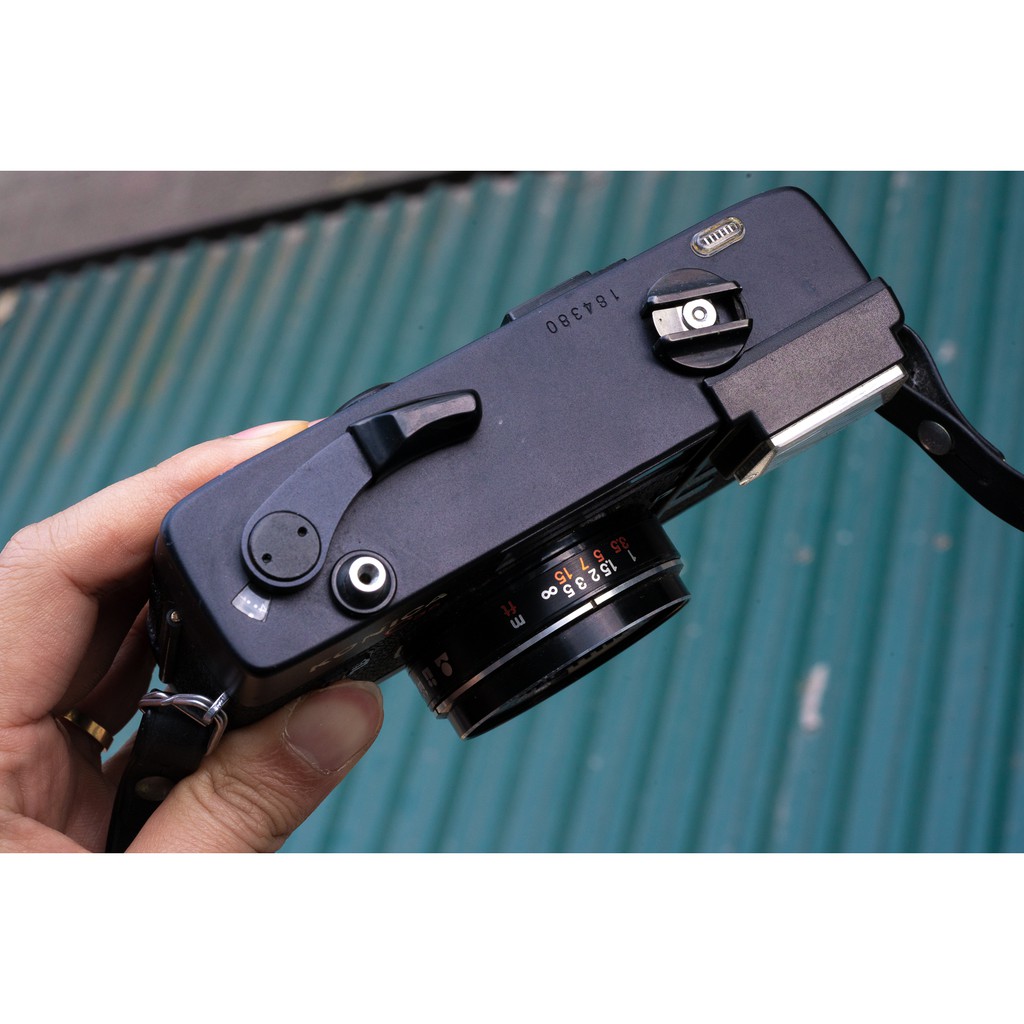 Máy ảnh film Konica C35 AF2 ngoại hình đẹp tặng dây đeo