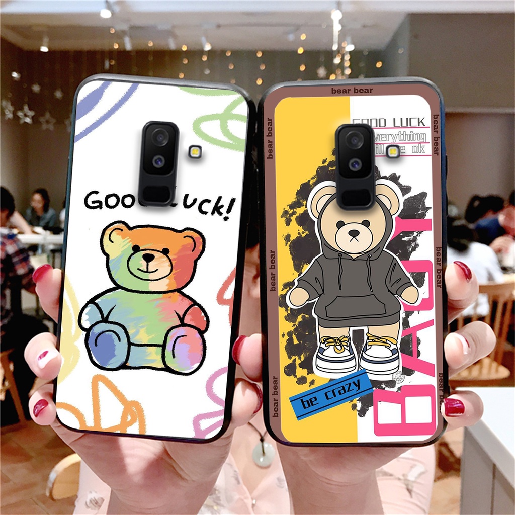 Ốp lưng Samsung J8 in hình cute, chú gấu thể thao tinh nghịch cực đáng yêu