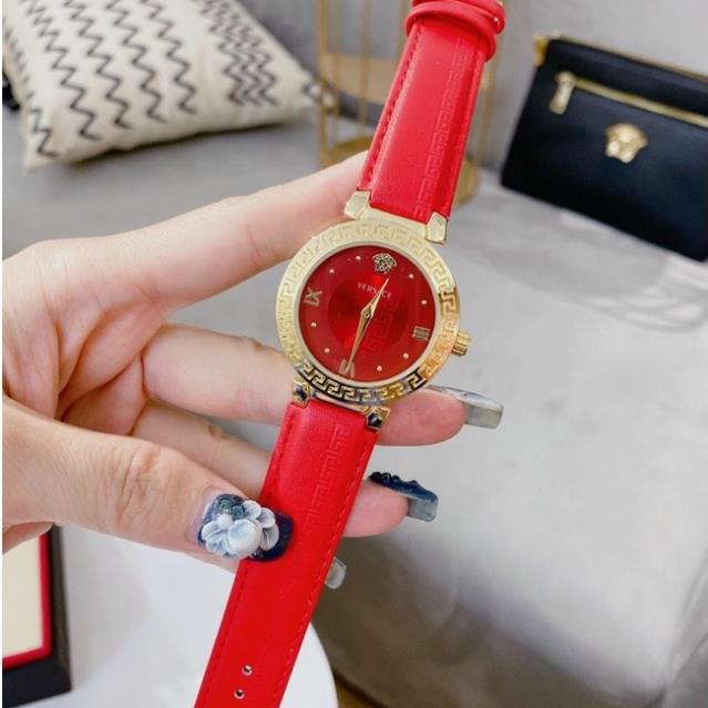 Đồng hồ nữ Versace dây da mã Vs1893 tinh tế sang trọng lôi cuốn