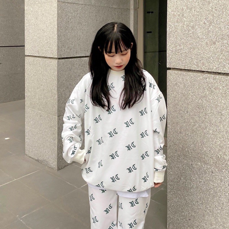 𝐋𝐎𝐆𝐎 𝐏𝐀𝐓𝐓𝐄𝐑𝐍 𝐒𝐖𝐄𝐀𝐓𝐄𝐑 (Áo tay dài full logo) | BigBuy360 - bigbuy360.vn