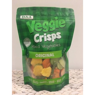 Rau củ sấy khô DJ&A Veggie Crisps Mixed Vegetables túi 250g, bổ sung chất rau và chất xơ, hàng Úc chất lượng cao.