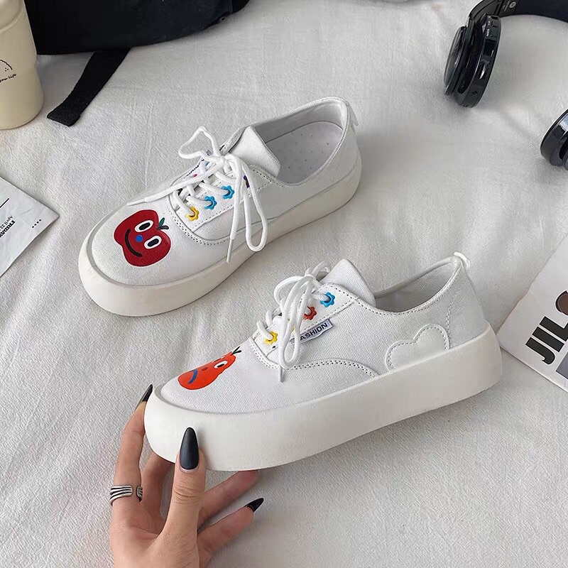 Giày thể thao đế bánh mì buộc dây hoạ tiết ngộ nghĩnh