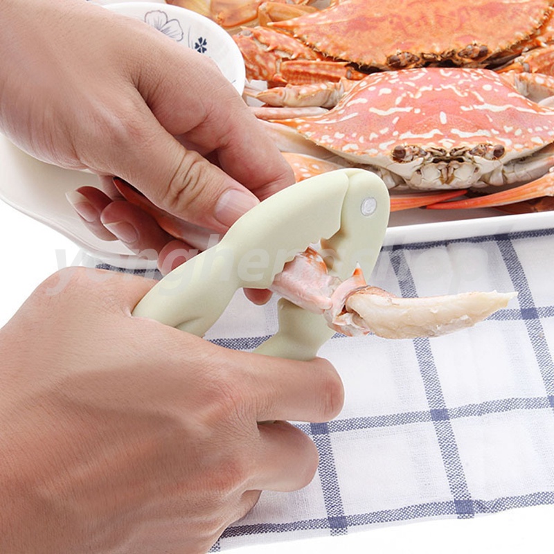 Đồ kẹp càng cua hỗ trợ tách vỏ quả óc chó / hải sản tiện lợi