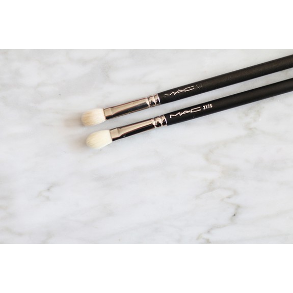 Cọ Tán Bầu Mắt MAC 217S - Mac Eyebrush