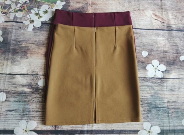 Chân váy ôm dáng ngắn