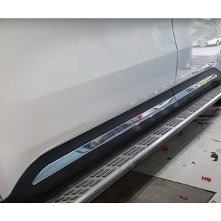Nẹp sườn hông xe kia carnival 2021-2023 2024