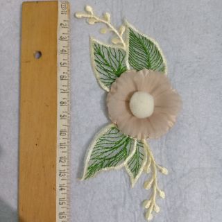 Hoa nhụy bông kèm lá