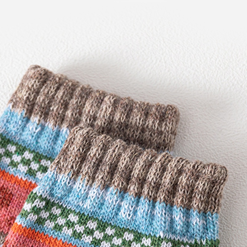 Set 5 Đôi Tất Dệt Kim Giữ Ấm Họa Tiết Trái Tim Kẻ Sọc Nhiều Màu Sắc Phong Cách Dân Tộc Cho Nữ