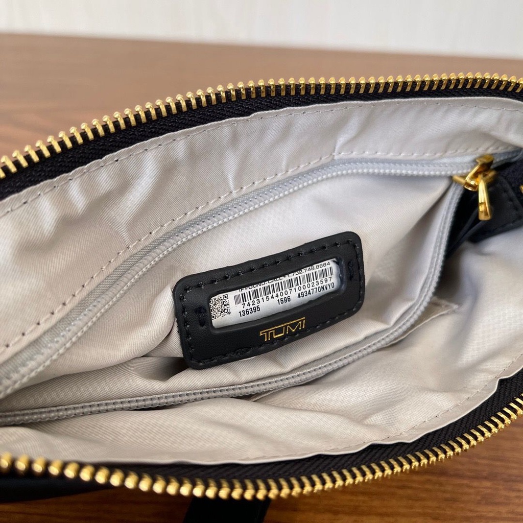 Tumi TUMI TUMI4934770Túi Đeo Chéo Một Dây Vista Series Với Nhiều Chức Năng Thiết Kế Cho Nữ.