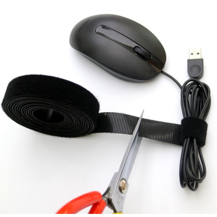 Dây dán velcro cố định cáp mạng dây điện giúp không gian gọn gàng ngăn nắp.