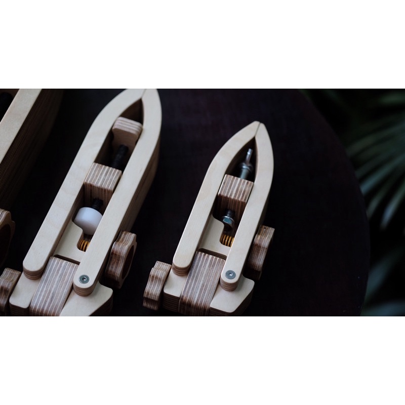 Kẹp khâu đồ da thủ công