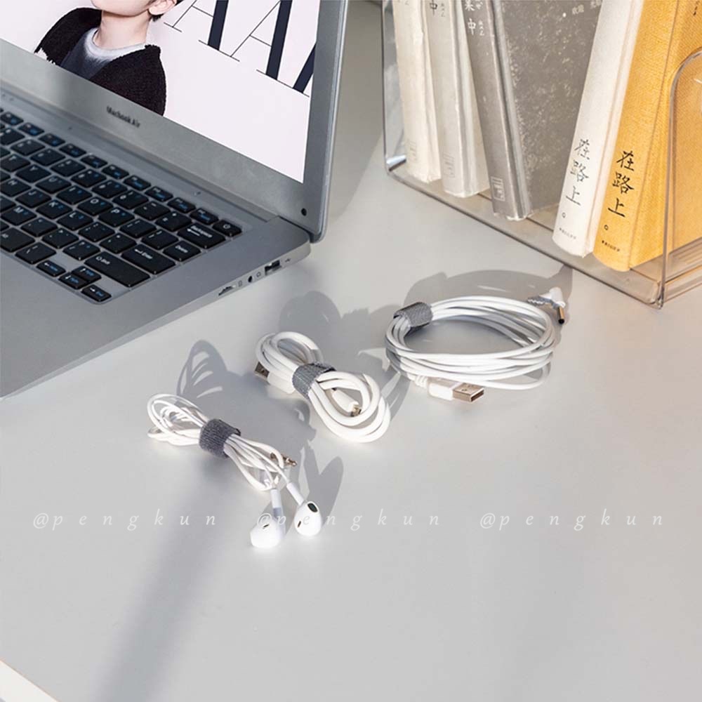Kẹp Cố Định Dây Cáp Sạc / Tai Nghe Chống Rối Tiện Dụng