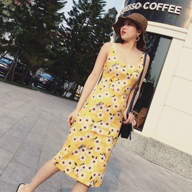 Váy body ba lỗ hoa