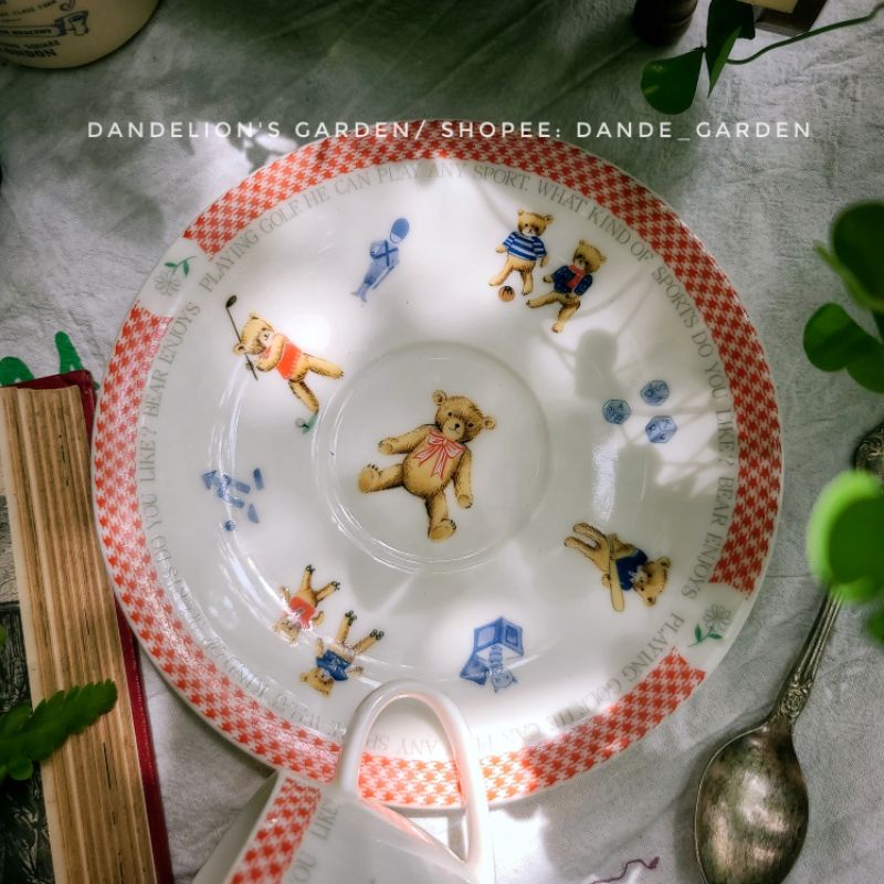 Set trà gấu vintage viền đỏ