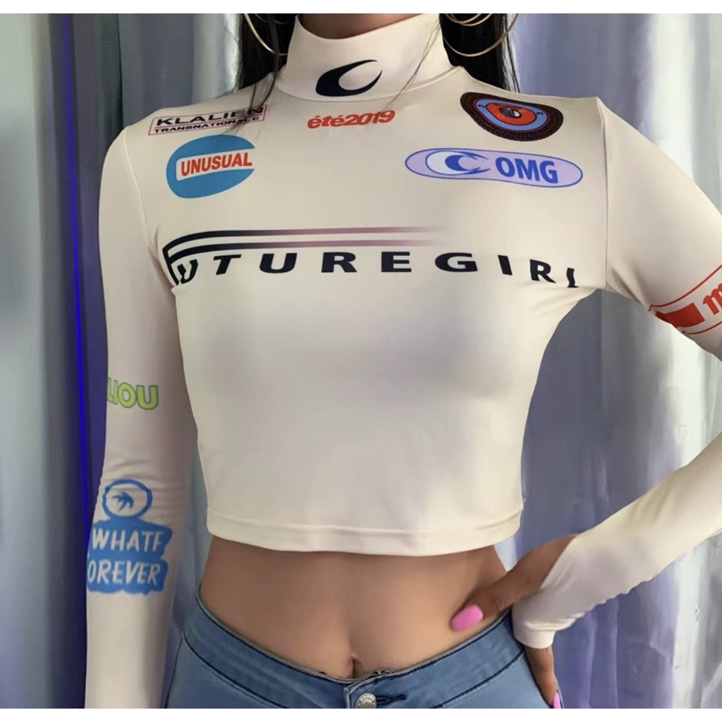 Áo kiểu cổ lọ tay dài croptop in hình logo chữ thể thao cực xinh , chất thun bozip mềm mịn