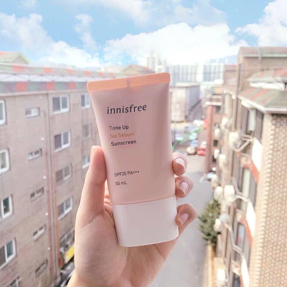 [TẶNG MẶT NẠ] Kem Chống Nắng Kiềm Dầu, Nâng Tone Da Innisfree Tone Up No Sebum Sunscreen SPF35/PA+++ (queen cosmetics)