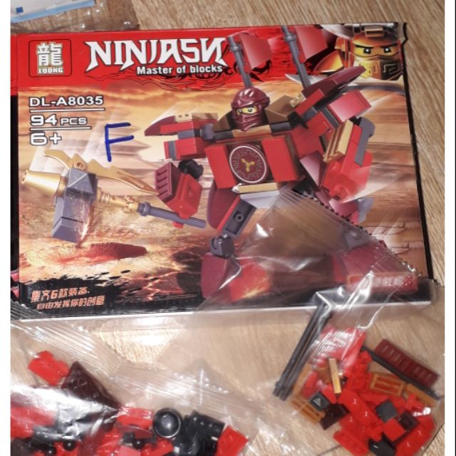 Lắp ráp 1 hộp LegoNinja Robot 8035 có nhiều chi tiết bằng nhựa ABS