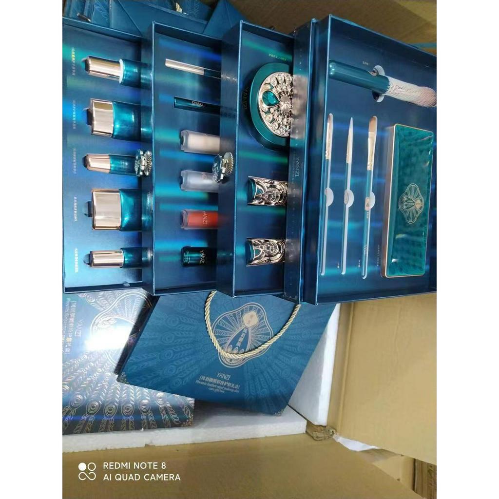 Set trang điểm 22 món Yanzi và kem dưỡng da