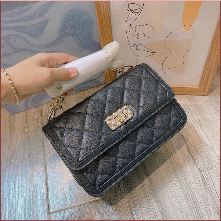 Túi CNK May Quả Trám Khóa Xoay Sang Trọng Quý Phái Cho Phái Đẹp DC5701