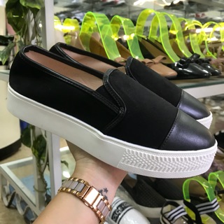 Giày slip on đen