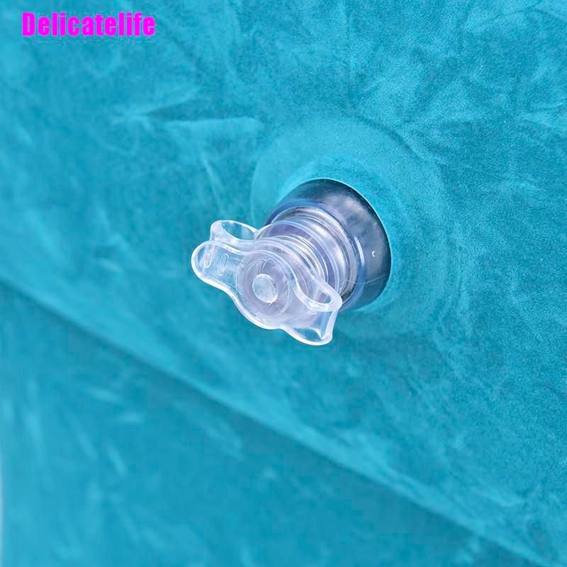 Đệm gác chân bơm hơi tiện lợi khi đi du lịch