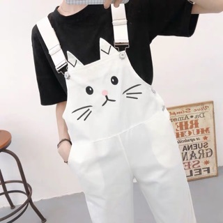 Set quần yếm + T shit trắng