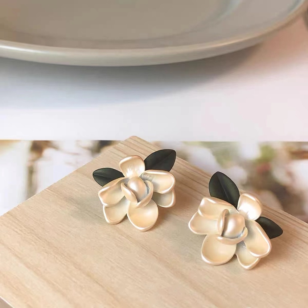 Bông Tai Hình Hoa Sơn Màu Phong Cách Retro Hợp Xu Hướng