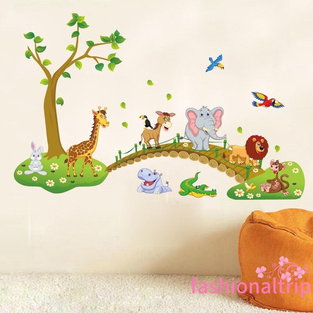 Miếng dán tường vinyl hình cây và cầu gỗ để trang trí