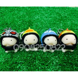 BÉ CIU nón mới. Ciu mũ mới. Ciu siêu nhân