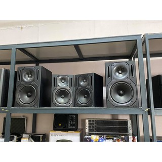 Loa Behringer B2031A