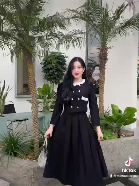 [HÀNG CHUẨN CÓ VIDEO] Set váy tiểu thư áo crotop tay dài màu đen sang chảnh  +chân váy xếp ly dài | BigBuy360 - bigbuy360.vn