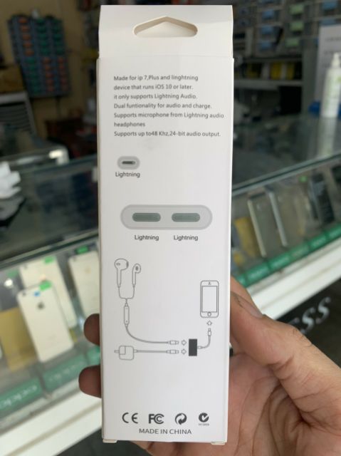 Jack Chuyển Đổi + Giắc Chia Cổng Vừa Sạc Vừa Sử Dụng Tai Nghe - IC Zin Apple Hỗ Trợ Mic Cho iPhone 7/8/X/11