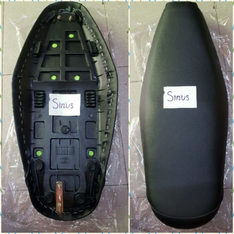 Yên xe yamaha sirius có kèm khóa yên
